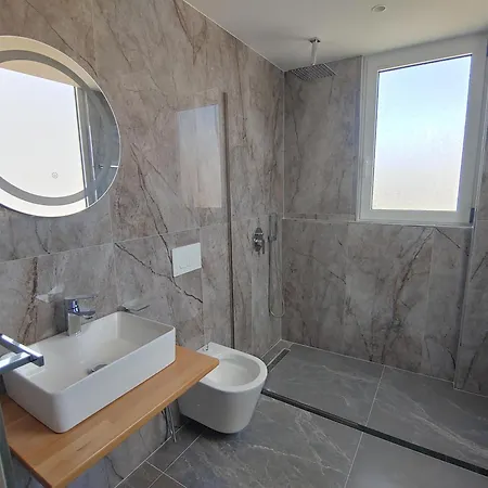Hotel Zeka 3*