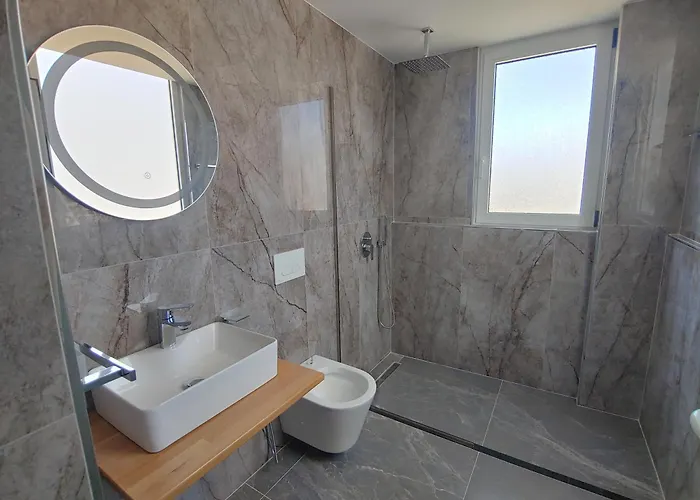 Hotel Zeka 3*