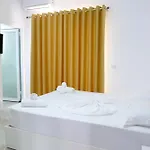 Zeka クサミル