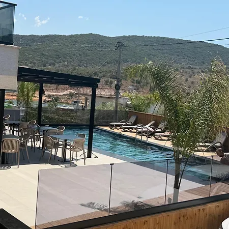 Hotel Zeka 3*